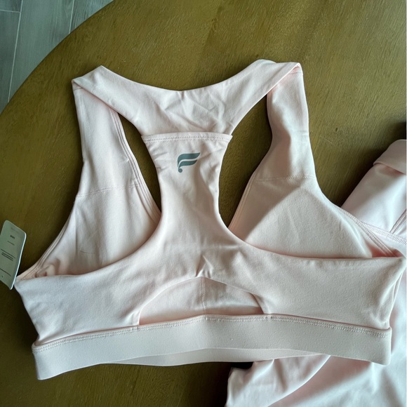 NWT Fabletics Light Pink Sports Bra and Leggings Set - Picture 4 of 6